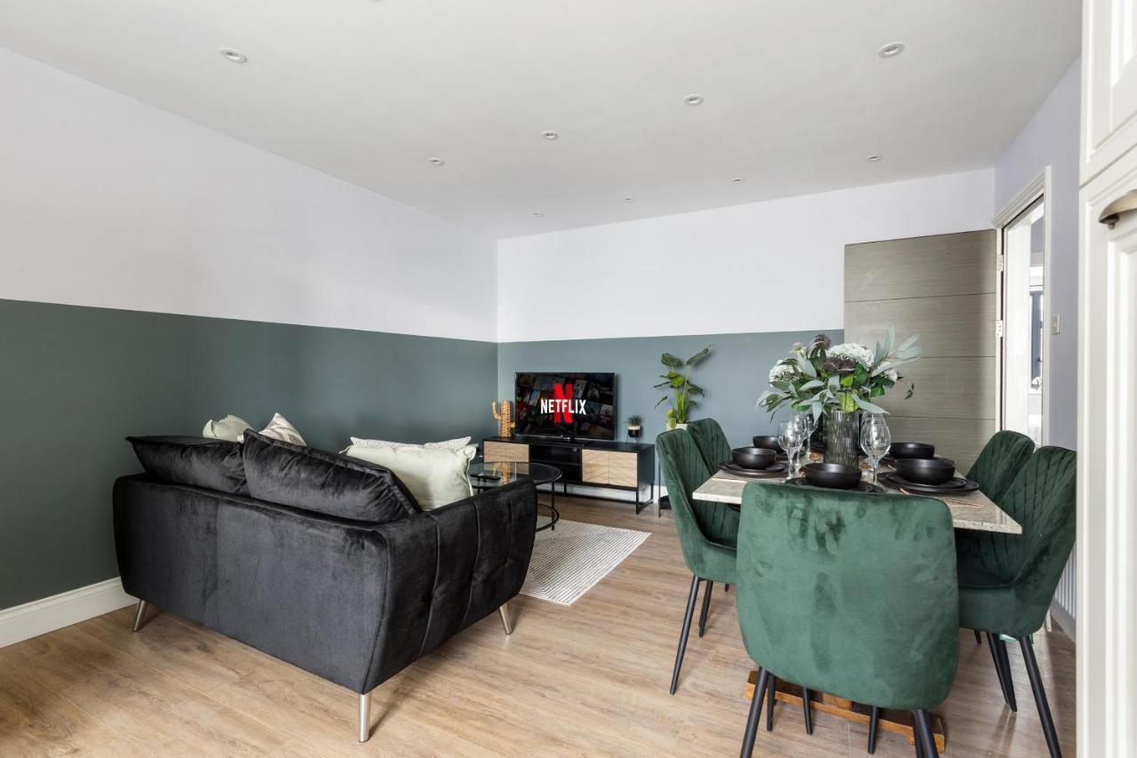Stylish & Spacious 3 Bed Apartment With Fast Wifi, Close To Tube & Wembly Londra Dış mekan fotoğraf