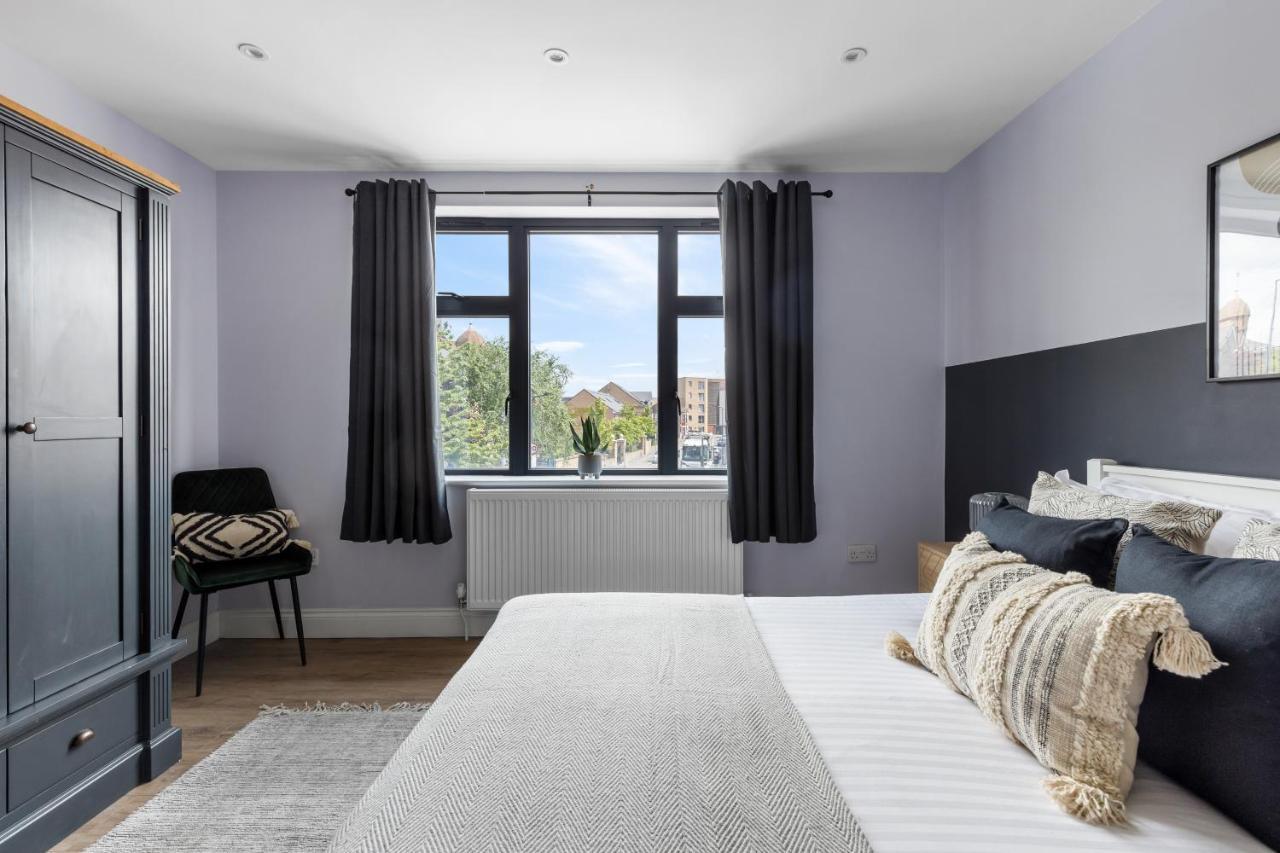 Stylish & Spacious 3 Bed Apartment With Fast Wifi, Close To Tube & Wembly Londra Dış mekan fotoğraf